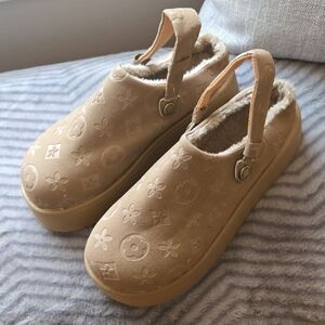 Tan Platform Soft Ankle Slip-On Shoes ⭐️✨️ BRAND NEW  ✨️⭐️